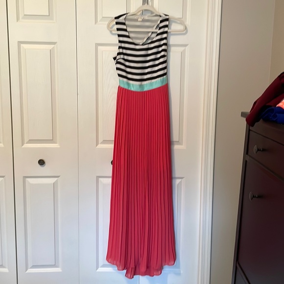Perfect summer wedding guest dress - Picture 1 of 2